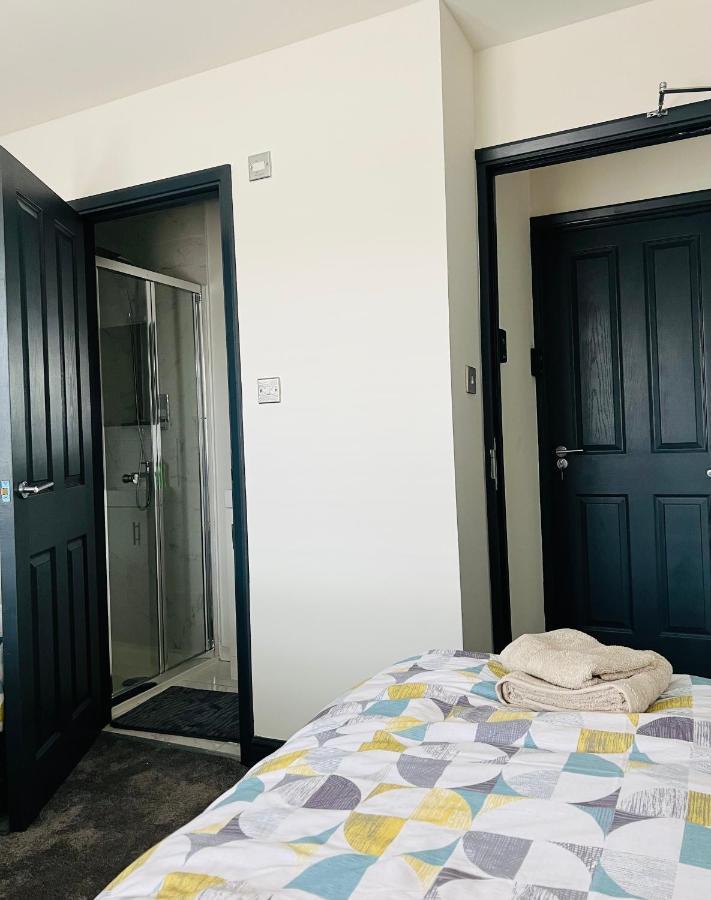 Green Lantern, Private En-Suite Double Bedroom Aveley Bagian luar foto