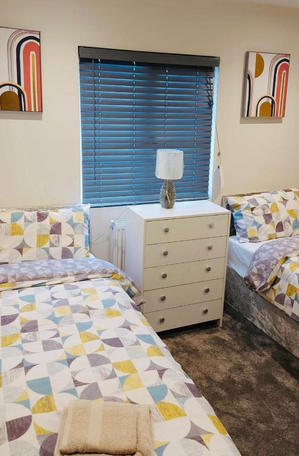 Green Lantern, Private En-Suite Double Bedroom Aveley Bagian luar foto