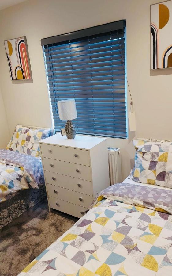 Green Lantern, Private En-Suite Double Bedroom Aveley Bagian luar foto