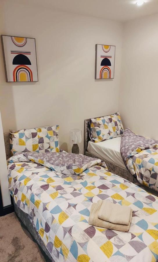 Green Lantern, Private En-Suite Double Bedroom Aveley Bagian luar foto