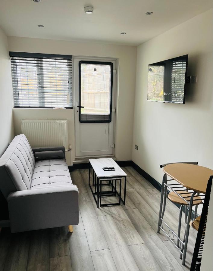 Green Lantern, Private En-Suite Double Bedroom Aveley Bagian luar foto
